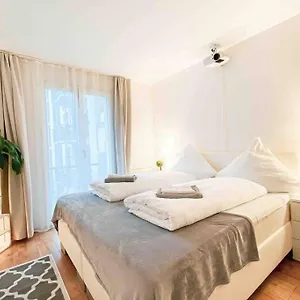 Luxury Cinema 2r Apt + Balcony / 65m² , Leipzig Deutschland