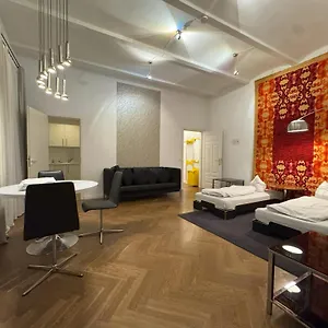 M M 70's Style , Berlin Deutschland